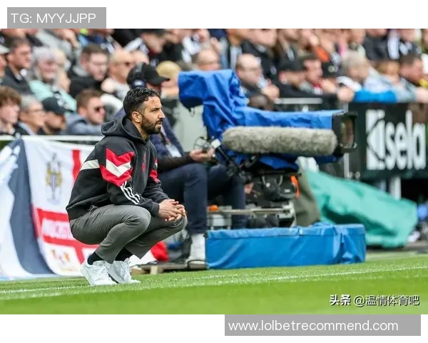 英超激战巴黎圣日耳曼绝杀里昂引发争议判罚全场沸腾